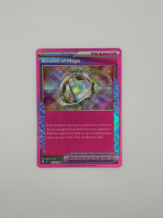 Amulet of Hope – Full‑Art Trainer Gallery (162/191) | Surging Sparks (EN) | – jetzt bestellen bei Pokécado Kaufmann