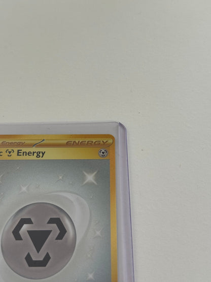🛠️ Basic Metal Energy – Secret Rare (099/064) | – jetzt bestellen bei Pokécado Kaufmann